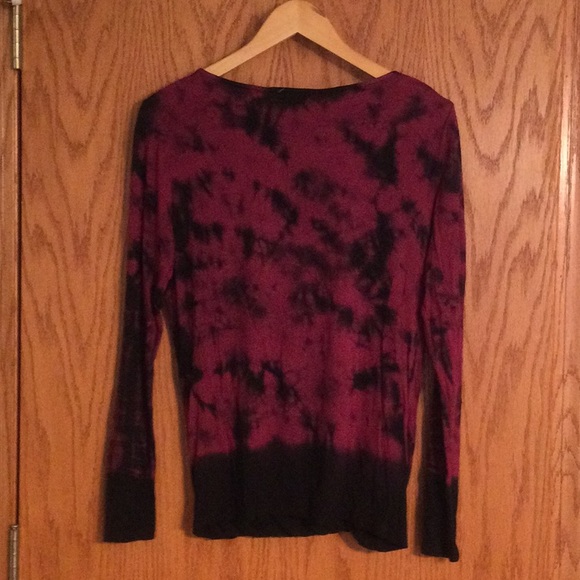 Rock & Republic Tye Dye Long Sleeve V-Neck Top - Picture 2 of 6